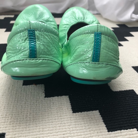 Mint Patent Leather Tieks - Picture 5 of 7